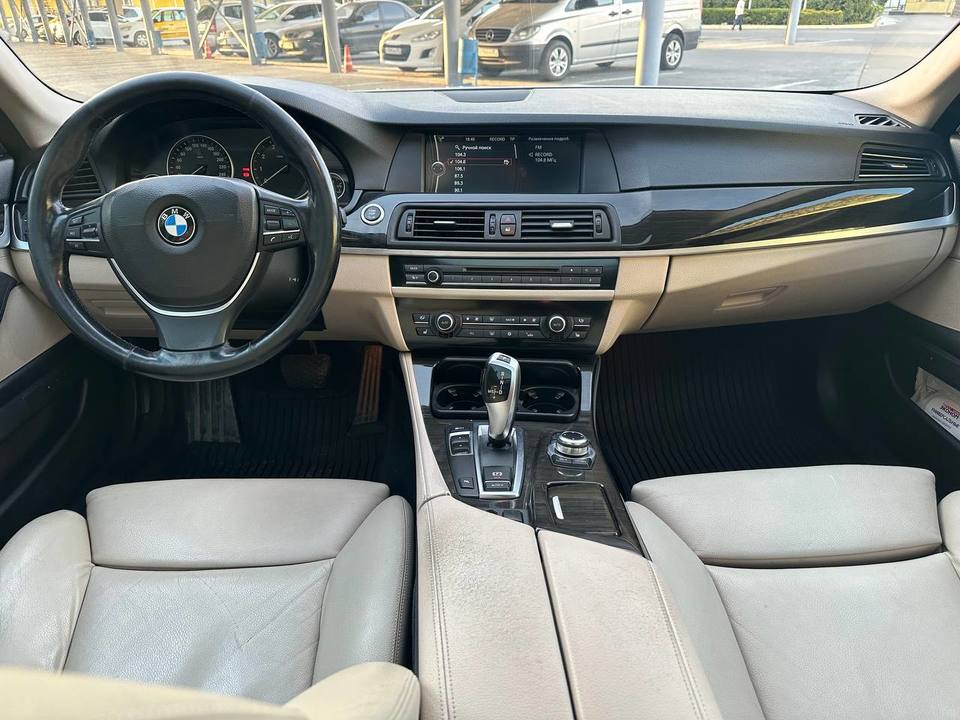 BMW 5 серия F10, F11, F07, 2011 год, 1 750 000 рублей, 8 фотография