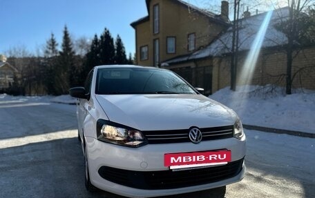 Volkswagen Polo VI (EU Market), 2013 год, 775 000 рублей, 2 фотография