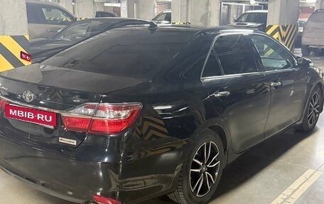 Toyota Camry, 2017 год, 2 500 000 рублей, 4 фотография