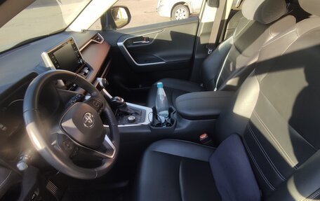 Toyota RAV4, 2020 год, 3 750 000 рублей, 8 фотография