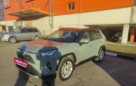 Toyota RAV4, 2020 год, 3 750 000 рублей, 2 фотография