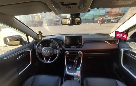 Toyota RAV4, 2020 год, 3 750 000 рублей, 10 фотография