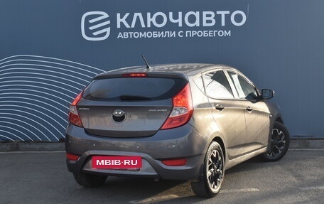 Hyundai Solaris II рестайлинг, 2011 год, 690 000 рублей, 2 фотография