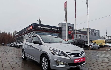 Hyundai Solaris II рестайлинг, 2015 год, 765 000 рублей, 1 фотография