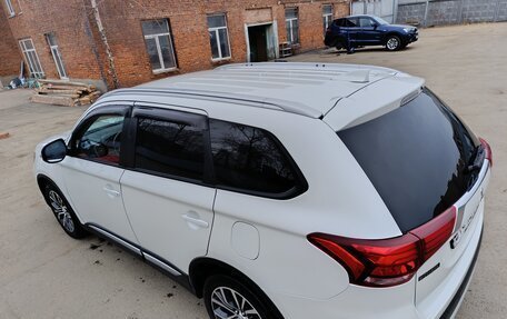 Mitsubishi Outlander III рестайлинг 3, 2018 год, 1 550 000 рублей, 5 фотография