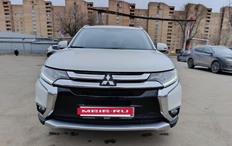 Mitsubishi Outlander III рестайлинг 3, 2018 год, 1 550 000 рублей, 8 фотография