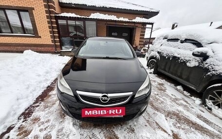 Opel Astra J, 2011 год, 715 000 рублей, 2 фотография