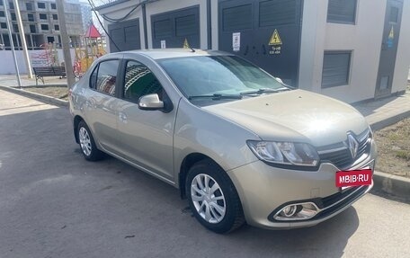 Renault Logan II, 2017 год, 700 000 рублей, 2 фотография