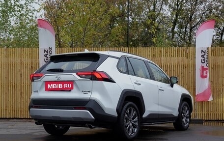 Toyota RAV4, 2024 год, 3 890 000 рублей, 6 фотография