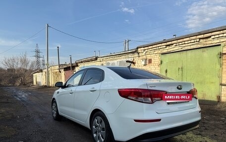 KIA Rio III рестайлинг, 2015 год, 860 000 рублей, 6 фотография