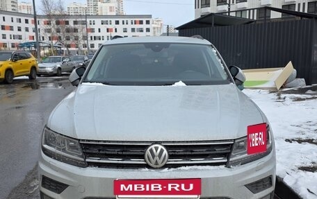 Volkswagen Tiguan II, 2020 год, 2 500 000 рублей, 3 фотография