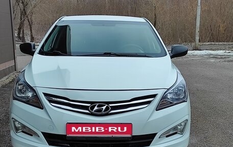 Hyundai Solaris II рестайлинг, 2014 год, 975 000 рублей, 1 фотография