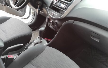 Hyundai Solaris II рестайлинг, 2014 год, 975 000 рублей, 12 фотография