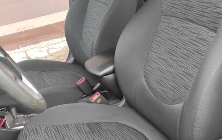 Hyundai Solaris II рестайлинг, 2014 год, 975 000 рублей, 14 фотография