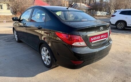 Hyundai Solaris II рестайлинг, 2011 год, 860 000 рублей, 7 фотография