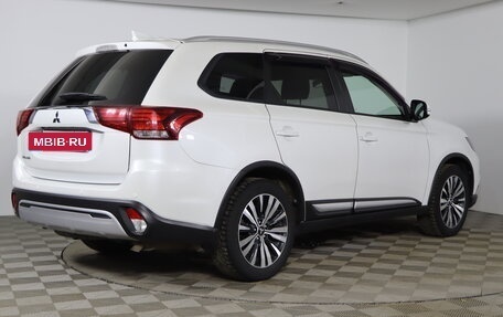 Mitsubishi Outlander III рестайлинг 3, 2020 год, 2 399 990 рублей, 5 фотография