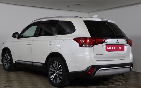 Mitsubishi Outlander III рестайлинг 3, 2020 год, 2 399 990 рублей, 7 фотография