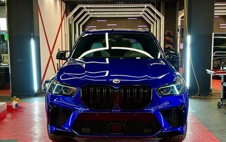 BMW X5 M, 2022 год, 13 500 000 рублей, 2 фотография