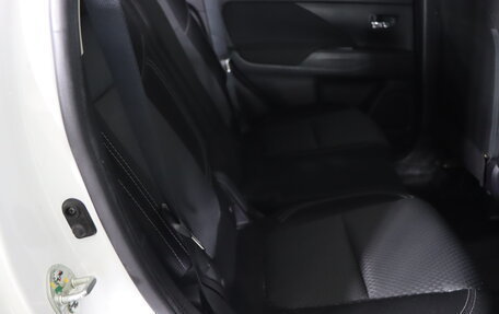 Mitsubishi Outlander III рестайлинг 3, 2020 год, 2 399 990 рублей, 22 фотография