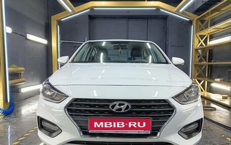 Hyundai Solaris II рестайлинг, 2019 год, 1 400 000 рублей, 1 фотография