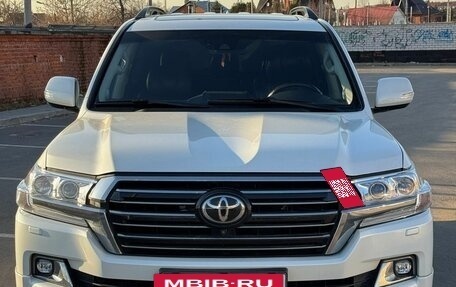 Toyota Land Cruiser 200, 2016 год, 5 700 000 рублей, 7 фотография