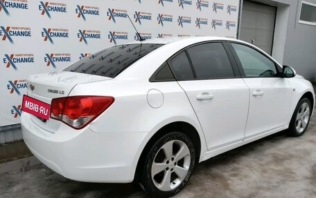 Chevrolet Cruze II, 2010 год, 629 000 рублей, 4 фотография