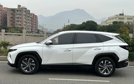 Hyundai Tucson, 2022 год, 2 200 000 рублей, 6 фотография