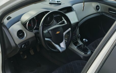 Chevrolet Cruze II, 2012 год, 800 000 рублей, 6 фотография