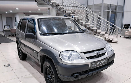 Chevrolet Niva I рестайлинг, 2015 год, 599 000 рублей, 3 фотография