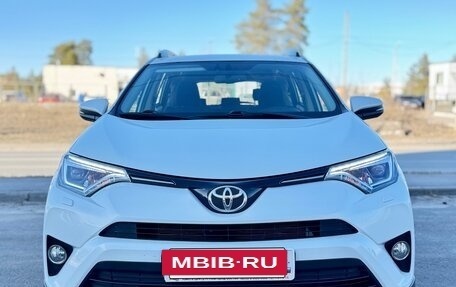 Toyota RAV4, 2018 год, 2 749 990 рублей, 2 фотография