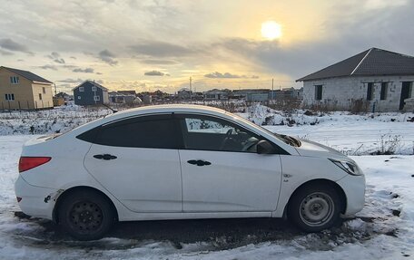 Hyundai Solaris II рестайлинг, 2013 год, 690 000 рублей, 4 фотография