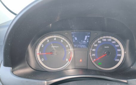 Hyundai Solaris II рестайлинг, 2013 год, 690 000 рублей, 12 фотография