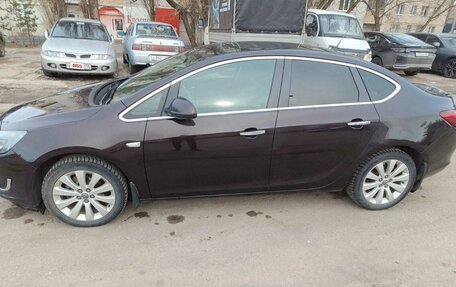 Opel Astra J, 2013 год, 1 070 000 рублей, 4 фотография