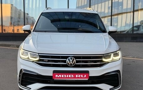 Volkswagen Tiguan II, 2021 год, 3 490 000 рублей, 2 фотография