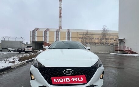 Hyundai Solaris II рестайлинг, 2020 год, 1 650 000 рублей, 2 фотография