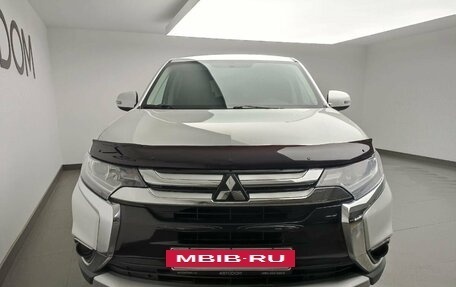 Mitsubishi Outlander III рестайлинг 3, 2015 год, 1 800 000 рублей, 2 фотография