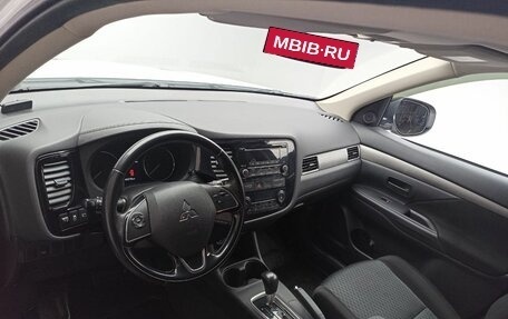 Mitsubishi Outlander III рестайлинг 3, 2015 год, 1 800 000 рублей, 11 фотография