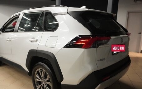 Toyota RAV4, 2024 год, 4 295 000 рублей, 4 фотография