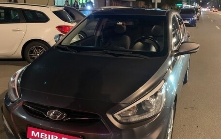 Hyundai Solaris II рестайлинг, 2014 год, 910 000 рублей, 1 фотография