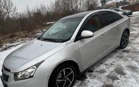 Chevrolet Cruze II, 2010 год, 640 000 рублей, 3 фотография