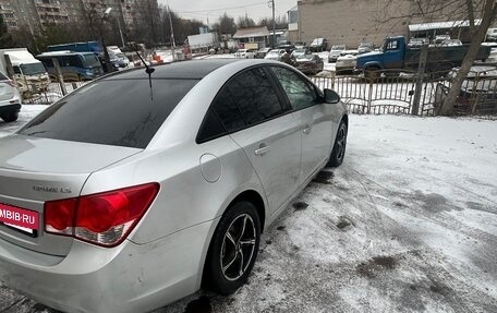 Chevrolet Cruze II, 2010 год, 640 000 рублей, 2 фотография