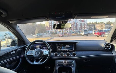 Mercedes-Benz E-Класс, 2019 год, 3 450 000 рублей, 14 фотография