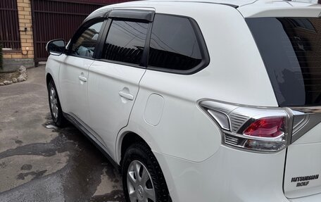 Mitsubishi Outlander III рестайлинг 3, 2014 год, 1 200 000 рублей, 8 фотография