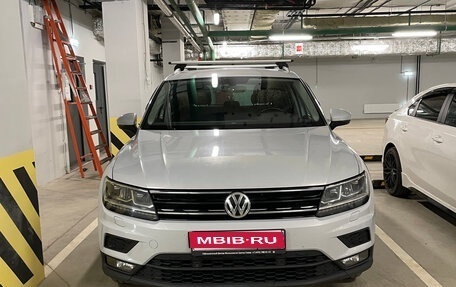 Volkswagen Tiguan II, 2018 год, 2 350 000 рублей, 1 фотография