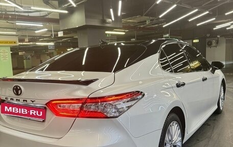 Toyota Camry, 2019 год, 2 950 000 рублей, 6 фотография