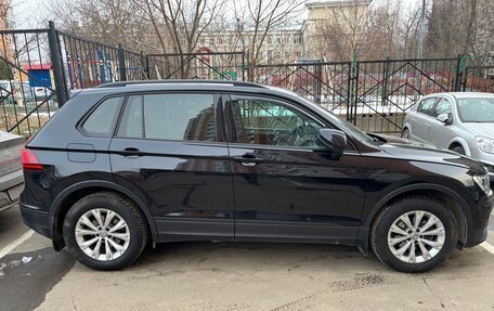 Volkswagen Tiguan II, 2020 год, 2 800 000 рублей, 3 фотография