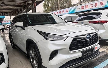 Toyota Highlander, 2022 год, 3 500 000 рублей, 5 фотография
