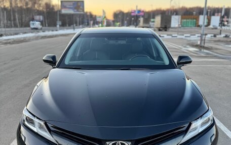 Toyota Camry, 2020 год, 2 750 000 рублей, 4 фотография