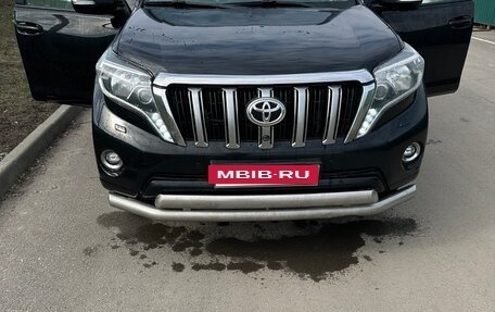 Toyota Land Cruiser Prado 150 рестайлинг 2, 2016 год, 4 450 000 рублей, 16 фотография