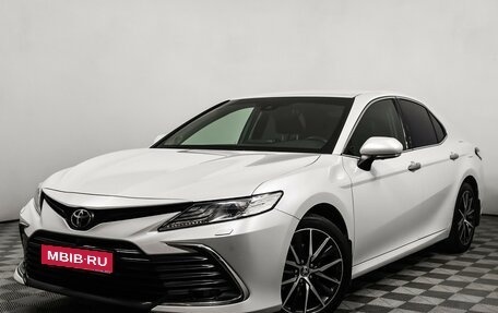 Toyota Camry, 2021 год, 3 849 000 рублей, 1 фотография